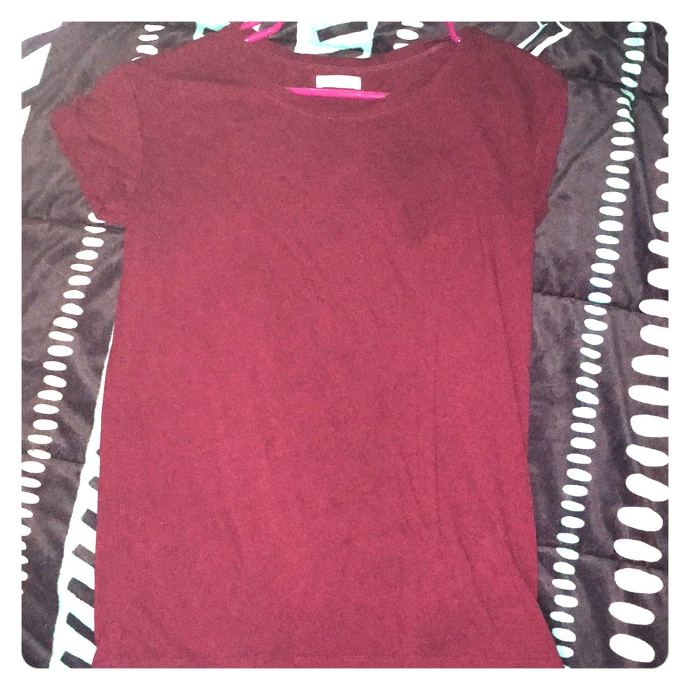 A burgundy rolled sleeve t-shirt